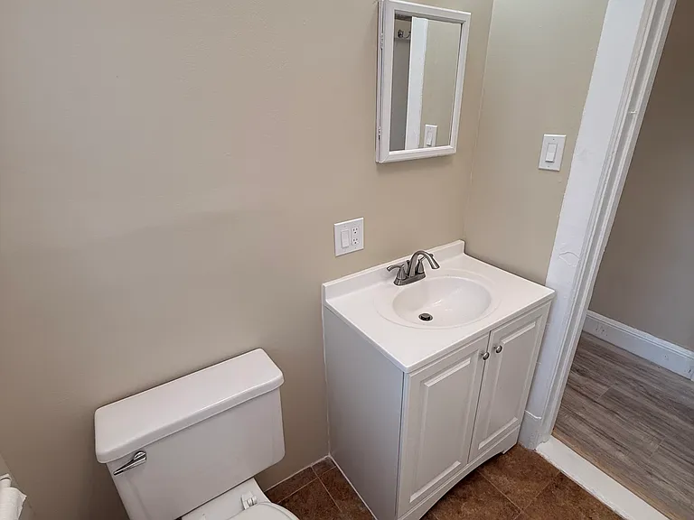 48 Grand Ave #2R — Photo 17