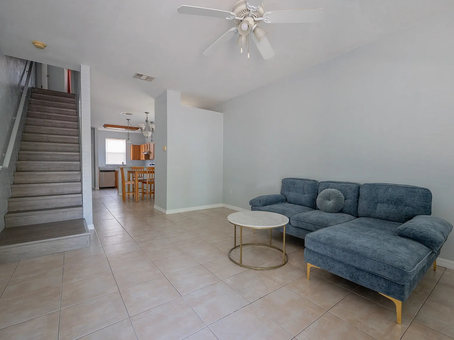 2 bed, 2.5 bath, 1176 sqft, $1,600 — Photo 3