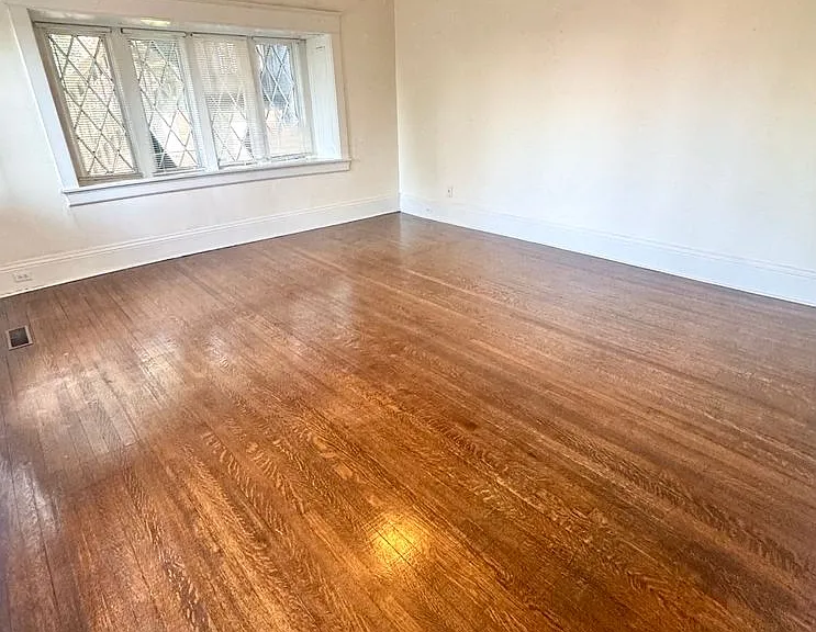 2920 Rhodes Cir — Photo 4