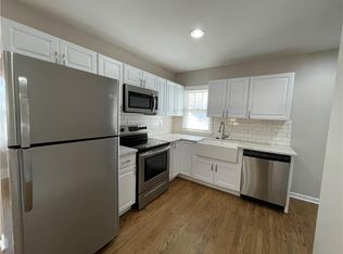 711 Rhodes Ave, Grandview, MO 64030