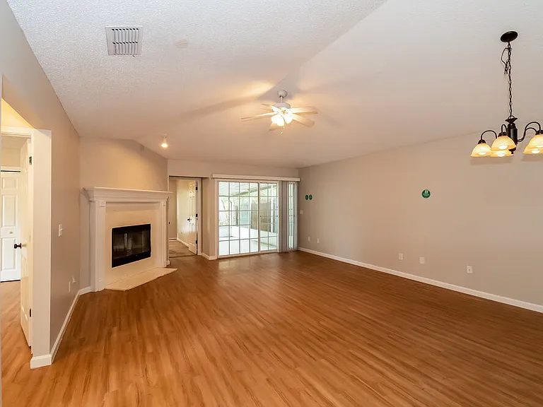 1826 Ashmore Green Dr — Photo 3