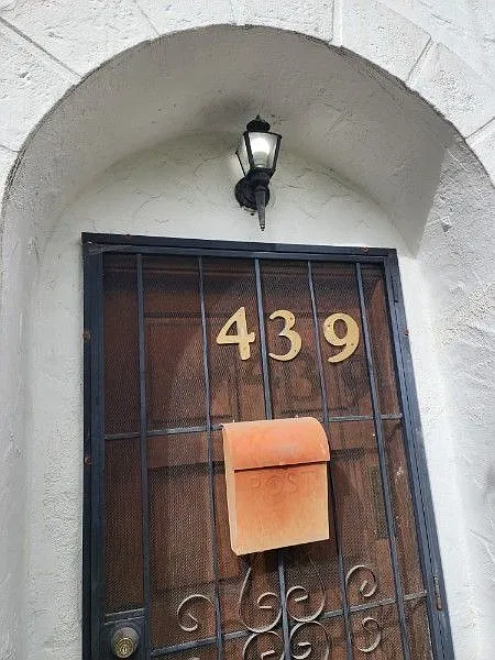Studio, 1.0 bath, 554 sqft, $2,100 — Photo 2