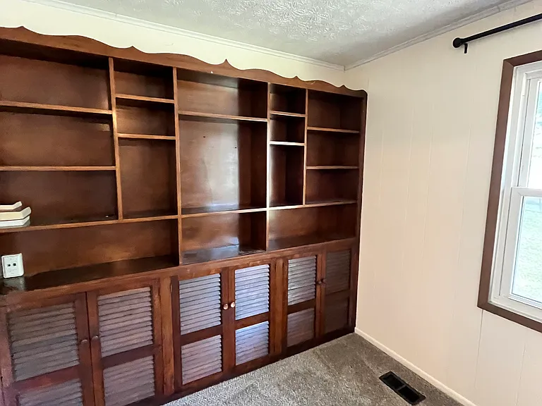 90 Arkansas Ave — Photo 6