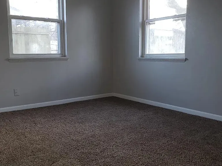 1321 Mallard Dr — Photo 5