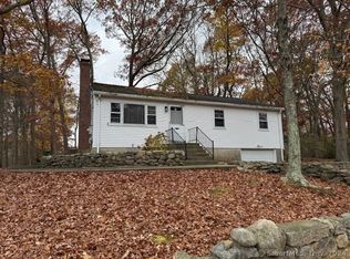 86 Oakwood Rd, Niantic, CT 06357