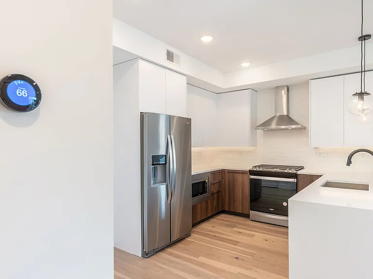 1723 Francis St — Photo 16