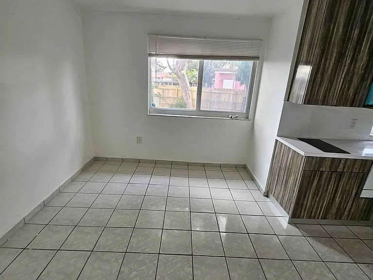 5350 E 3rd Ave — Photo 15
