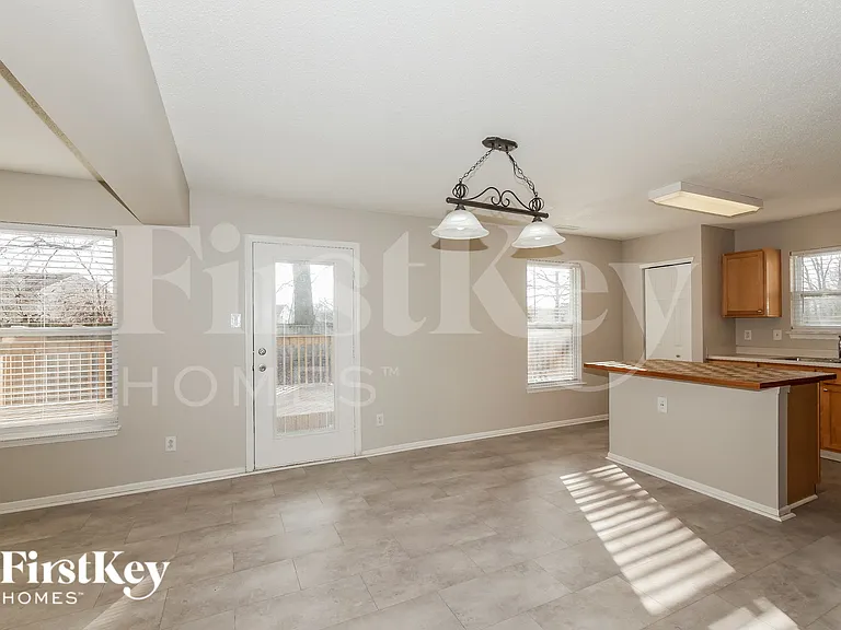 6845 Woodland Heights Dr — Photo 5
