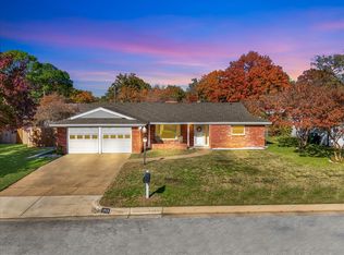 1913 Yucca Trl, Hurst, TX 76054