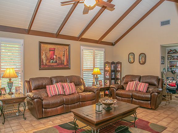 3rd image of 3001 Live Oak Dr