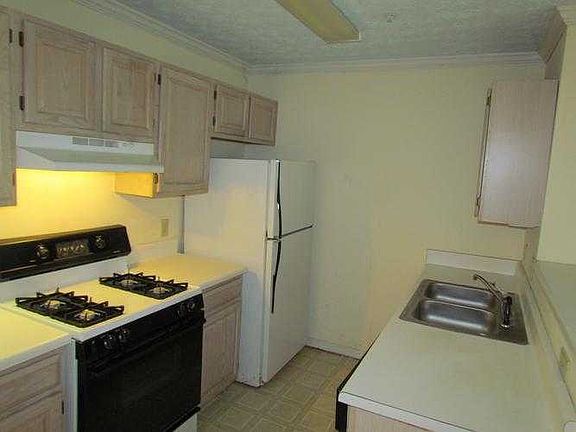 Gourmet Galley Kitchen