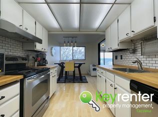 3710 25th Pl W APT 204, Seattle, WA 98199