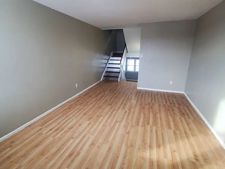 8827-9281 S Woodland Dr — Photo 13