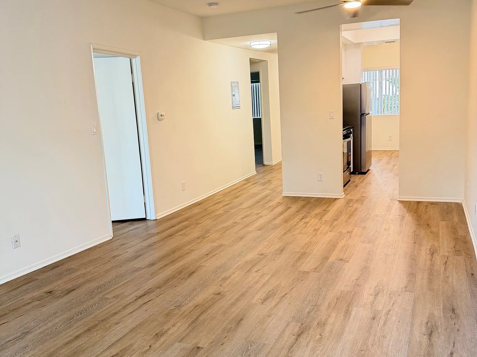 147 S Oak Knoll — Photo 4
