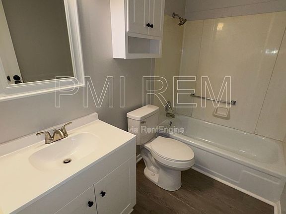 3rd image of 1946 White Pond Dr