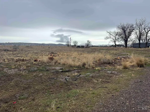 1558 Lagoon Dr, Vale, OR 97918