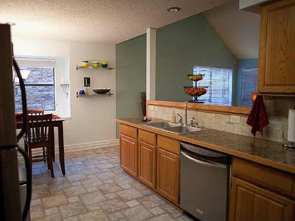 4th image of 1628 Piedmont Pl