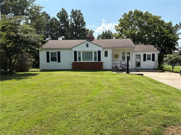 2405 E Mechanic St, Harrisonville, MO 64701