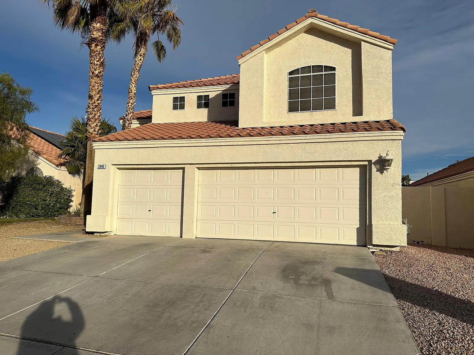 5 bed, 2218 sqft, $2,300 — Photo 1
