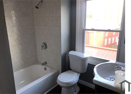 2nd image of 109 Columbus Pl APT 3