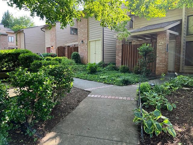 1st image of 103 Windward Dr SW
