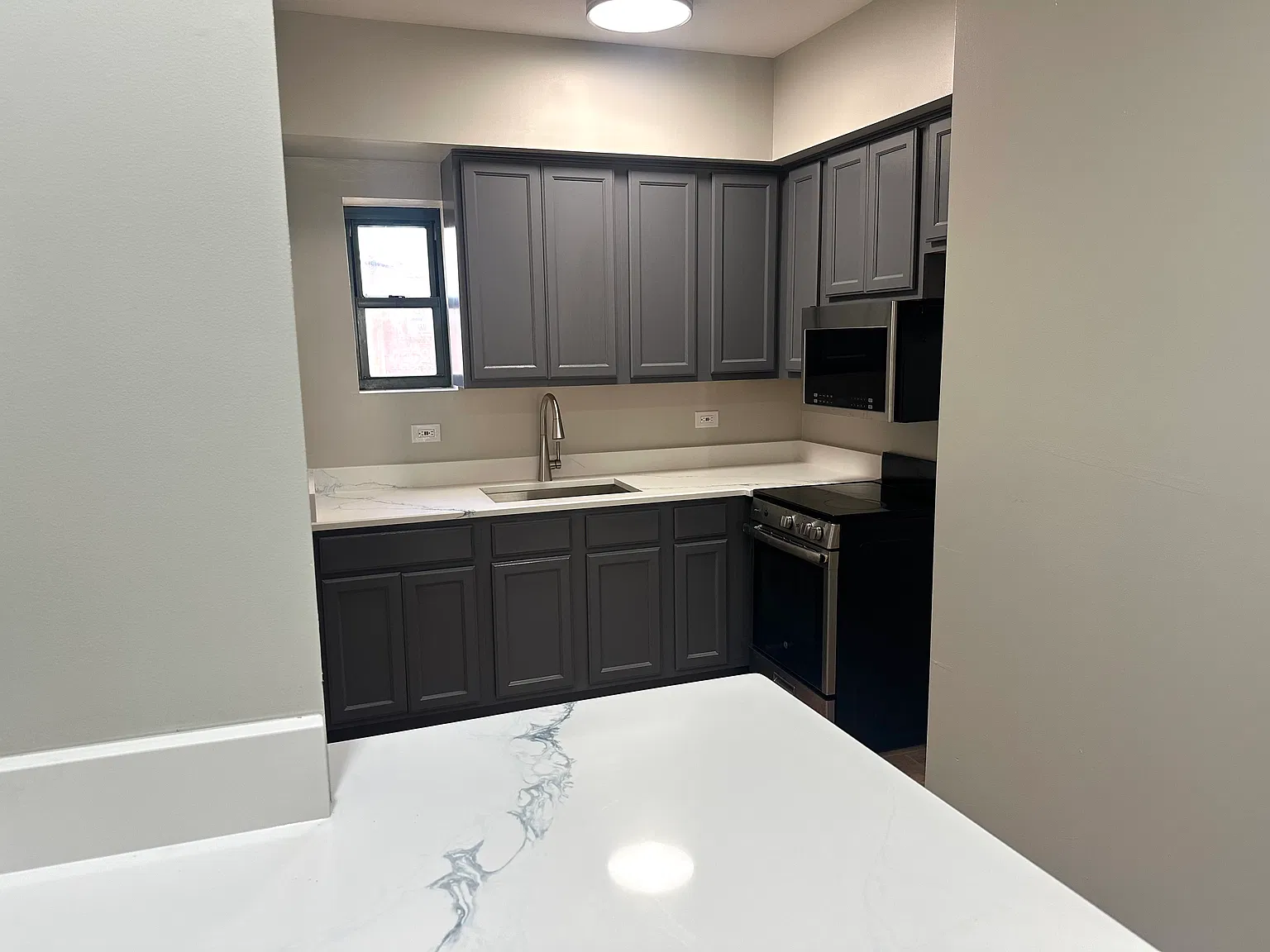 2 bed, $1,450 — Photo 4