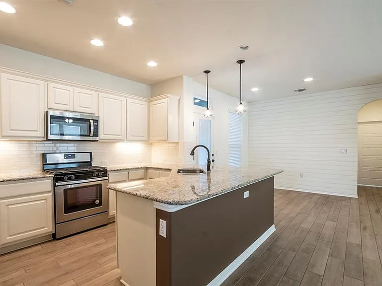 8920 Cattalo Ln — Photo 6