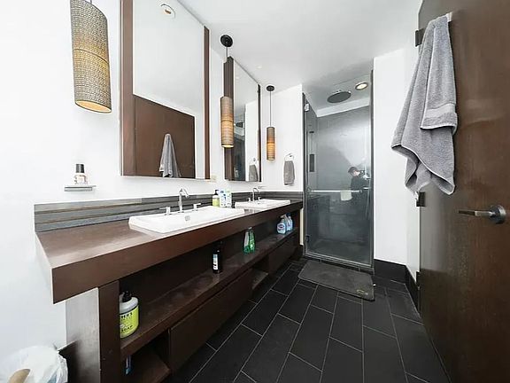3rd image of 40 Broad St APT 26F