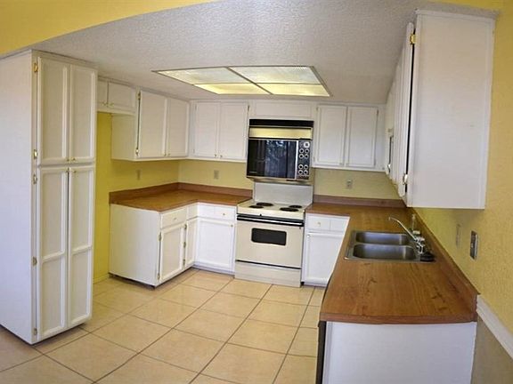 5th image of 1901 Bobby Jones Dr APT C