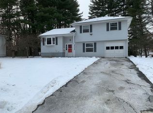 12 Merrick Rd, Poughkeepsie, NY 12603