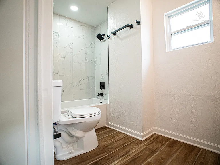 454 Bellaire Ave — Photo 16