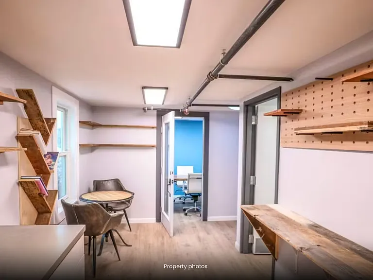 2424 Lombard St — Photo 7