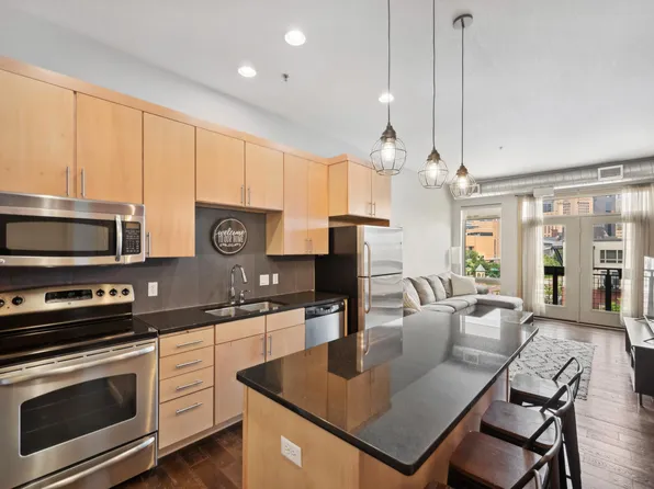 240 Spring St #404, Saint Paul, MN 55101