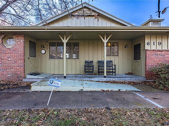 4th image of 619 E Linwood Ave