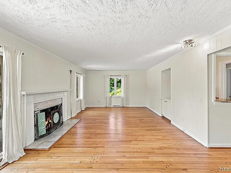 980 Sandhurst Rd — Photo 16