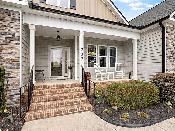 3rd image of 202 Mabry Rd