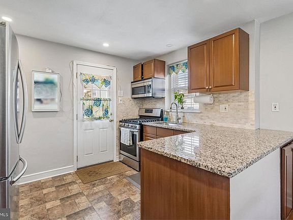 5th image of 42 Greenhill Rd