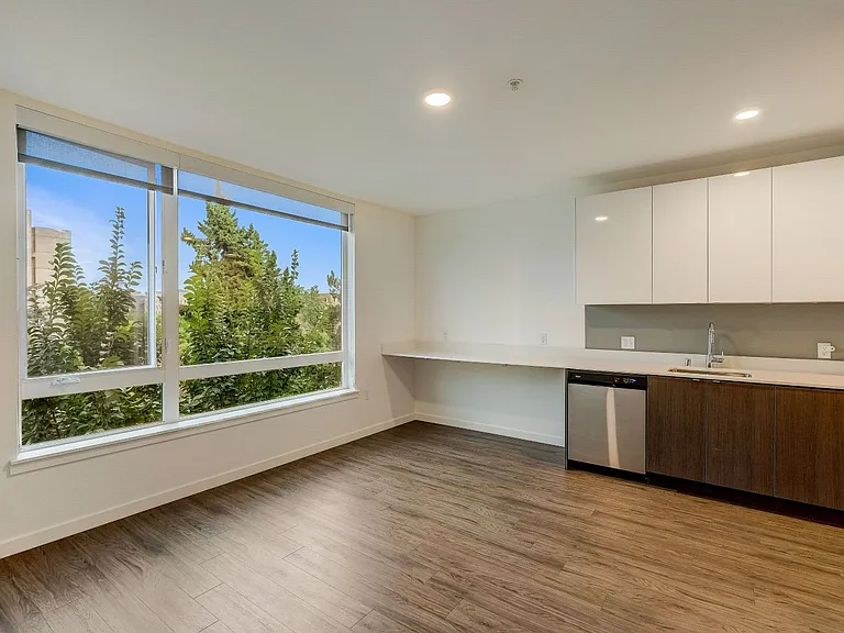 Augusta Apartments — Photo 12