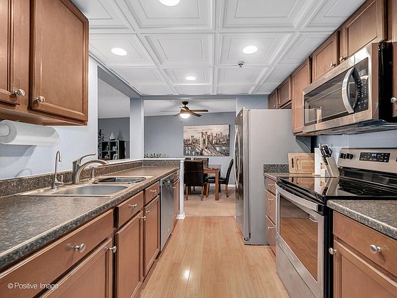4th image of 1 Bloomingdale Pl APT 422