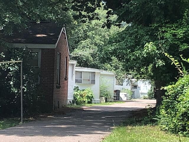 2nd image of 5521 Garrett Ave #6