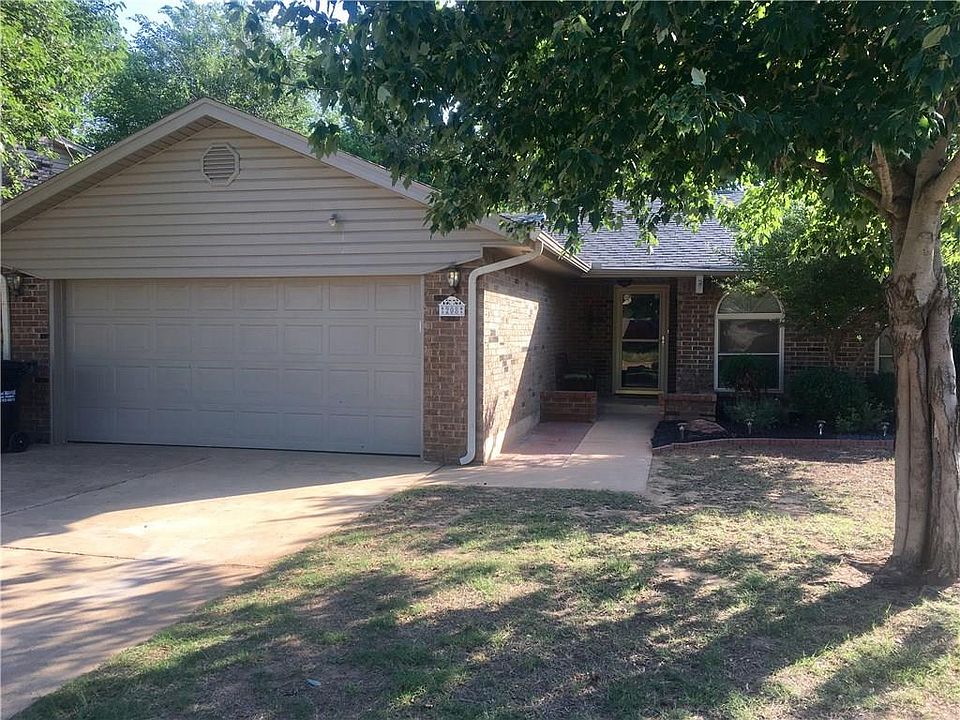 1st image of 208 S Bouziden Dr