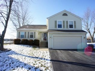 8 Century Ct, Lake Zurich, IL 60047