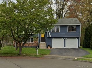 260 Karen Ave, Stratford, CT 06614