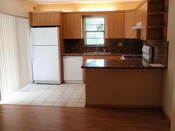 2nd image of 2698 Albatross Rd N APT B