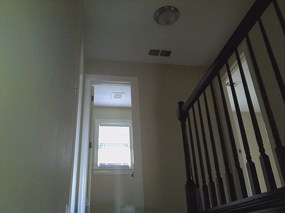 4th image of 1127 Leslie Pl