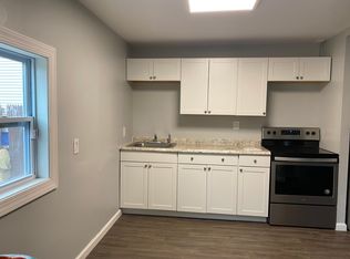 33 Whittier Dr, Mastic Beach, NY 11951