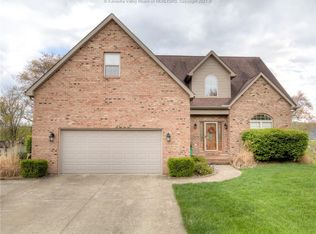 4014 Ridgeview Ln, Hurricane, WV 25526