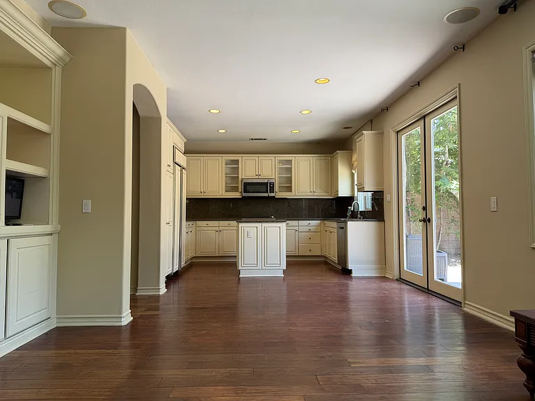 16333 Fox Hollow Way — Photo 12
