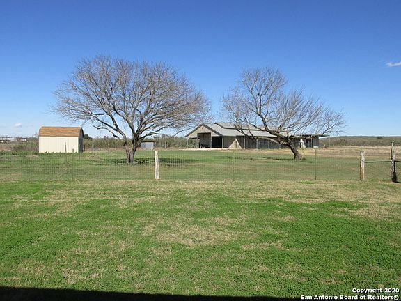 3rd image of 425 County Road 646