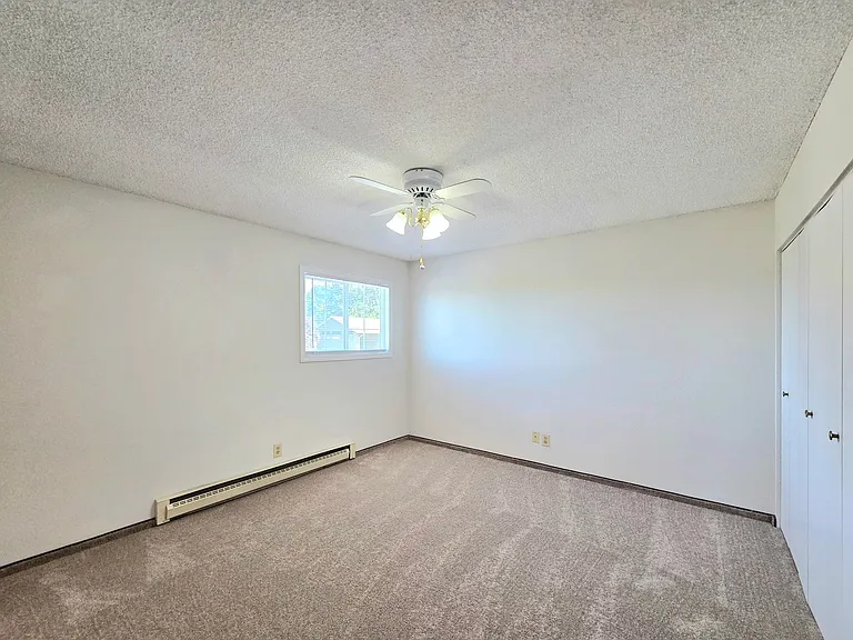 939 N Baker Ave — Photo 23